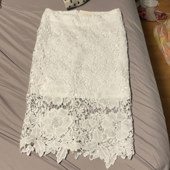 Small Just Me floral lace skirt - Picture 1 of 4